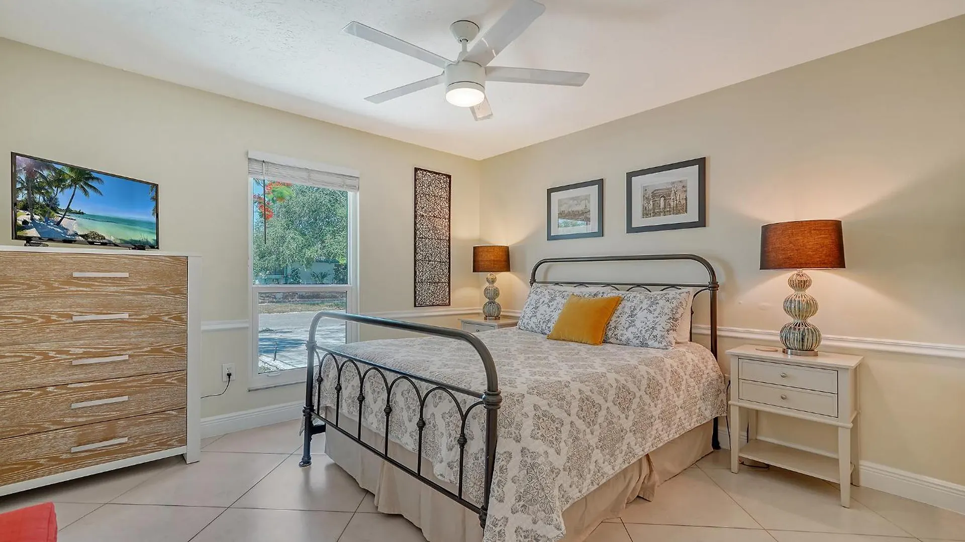 Holiday home Beautiful Home - Oasis Backyard With Heat Pool Sarasota