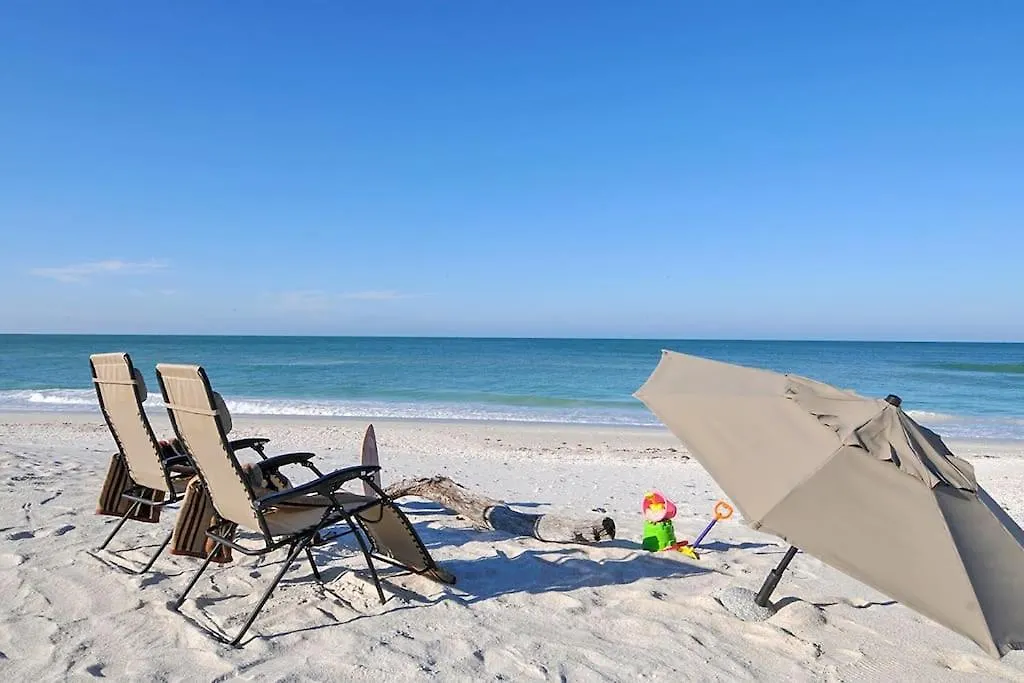 Holiday home Beautiful Home - Oasis Backyard With Heat Pool Sarasota