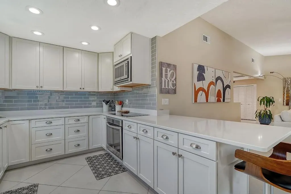 Holiday home Beautiful Home - Oasis Backyard With Heat Pool Sarasota